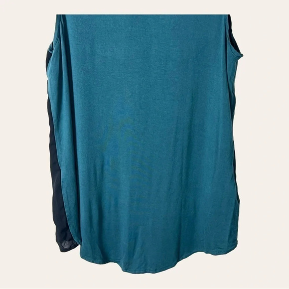 0886. WHITE HOUSE BLACK MARKET BLOUSE SLEEVELESS TEAL AND‎ BLACK IN COLOR - Picture 8 of 8